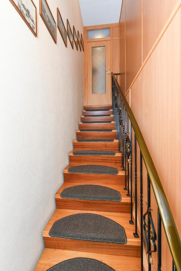 Ferienwohnung Im Haus Weinstock Esens Exterior photo